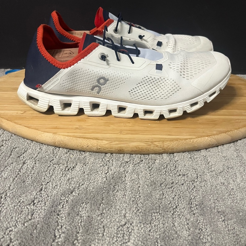 On Cloud cloud 5 coast ivory ink size 12 men’s good condition